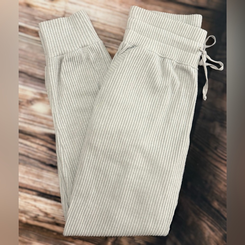 ZOBHA || Jessi Ribbed Jogger Pant in Heather Gray - SZ Small